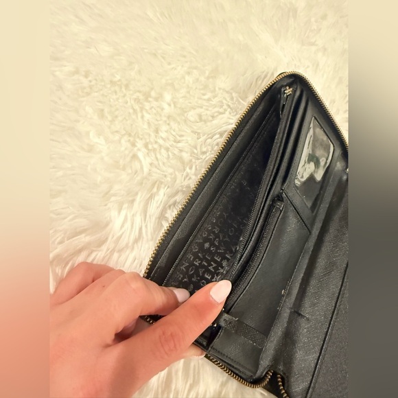 Kate spade Neda zip around Black Long wallet Gold Hardware - Picture 5 of 6